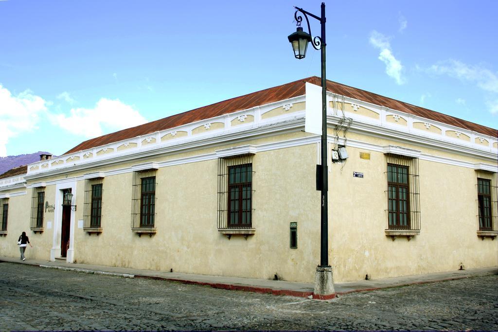 Hotel Aurora Antigua Exterior photo